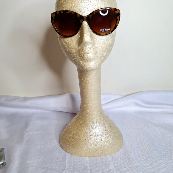 STEVE MADDEN Chita Sunglasses In Silver MYSTIE Shiny Silver Frame Oval Sunglasses – Steve Madden main image 3